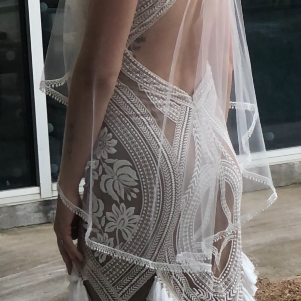 Sara Gabriel - Lesley Veil - White Tulle
